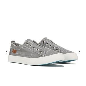 Blowfish distressed tennis shoe